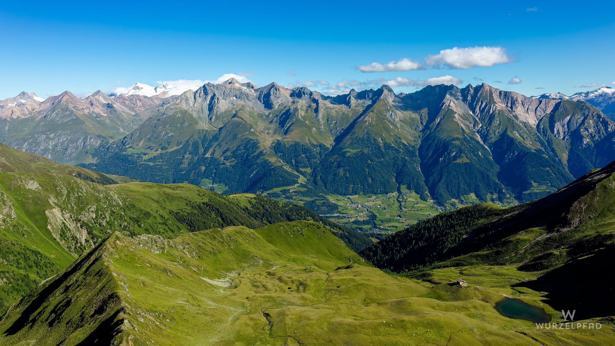 Blick vom Donnerstein zurück zum Zupalsee